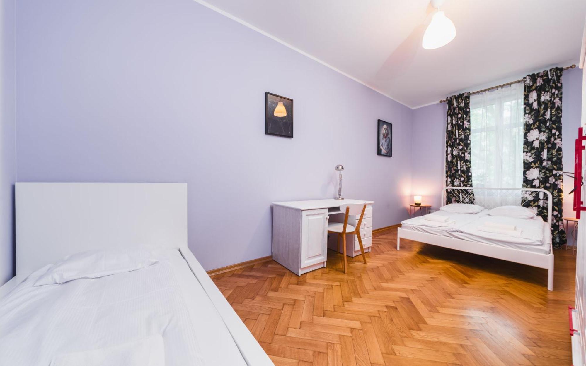 Modern Urban Escape - Old Town Apartment - By Upstairs Krasków Exterior foto